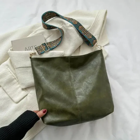 Chelsey’s Charm | Shoulder Bag