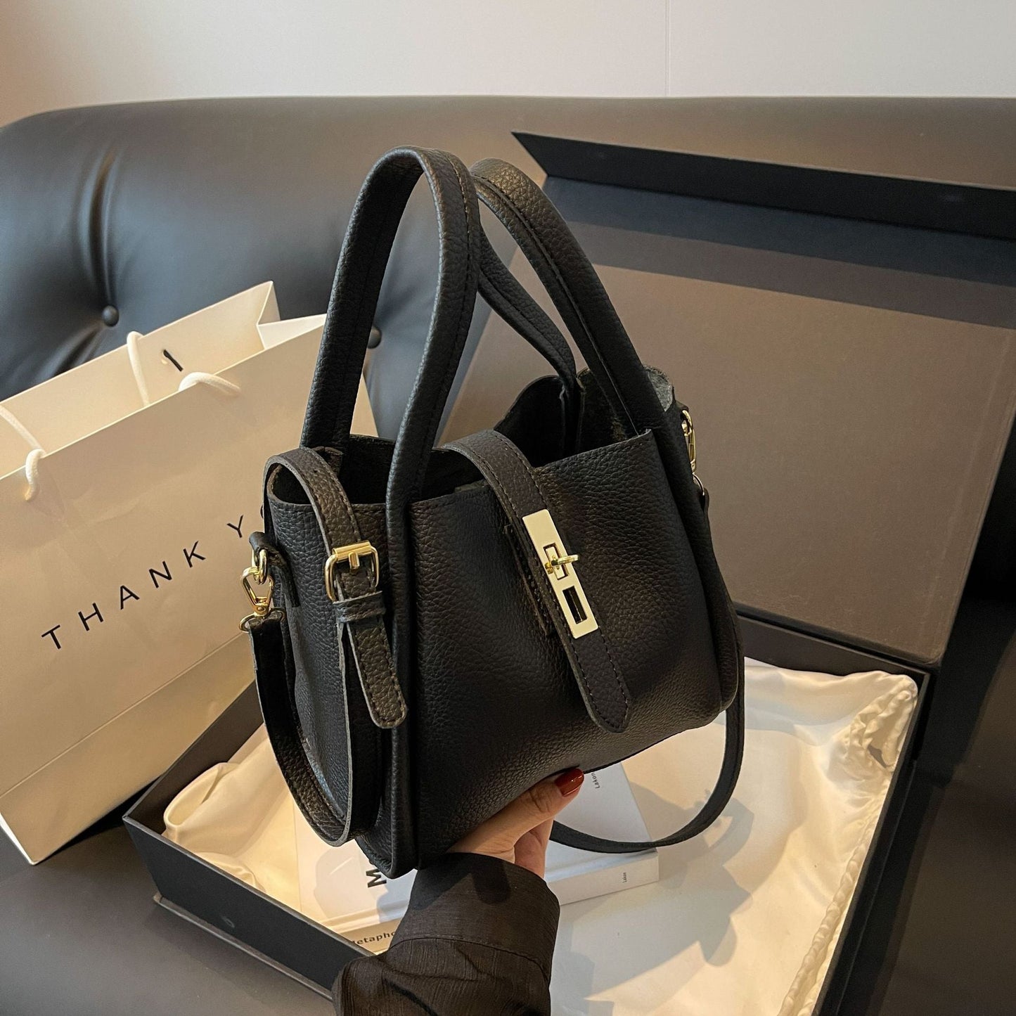 Lila - Retro Portable Messenger Bag